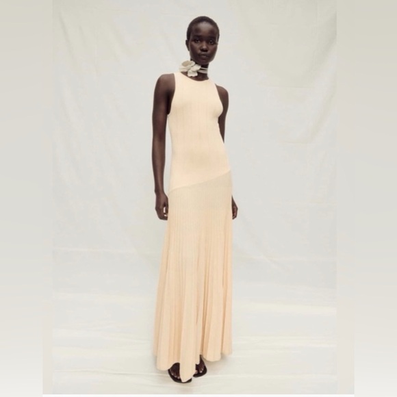 Mango Dresses & Skirts - Beautiful Mango dress